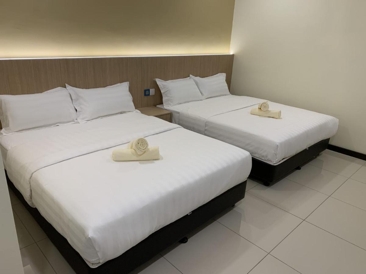 M Quality Hotel Гуа-Мусанг Экстерьер фото