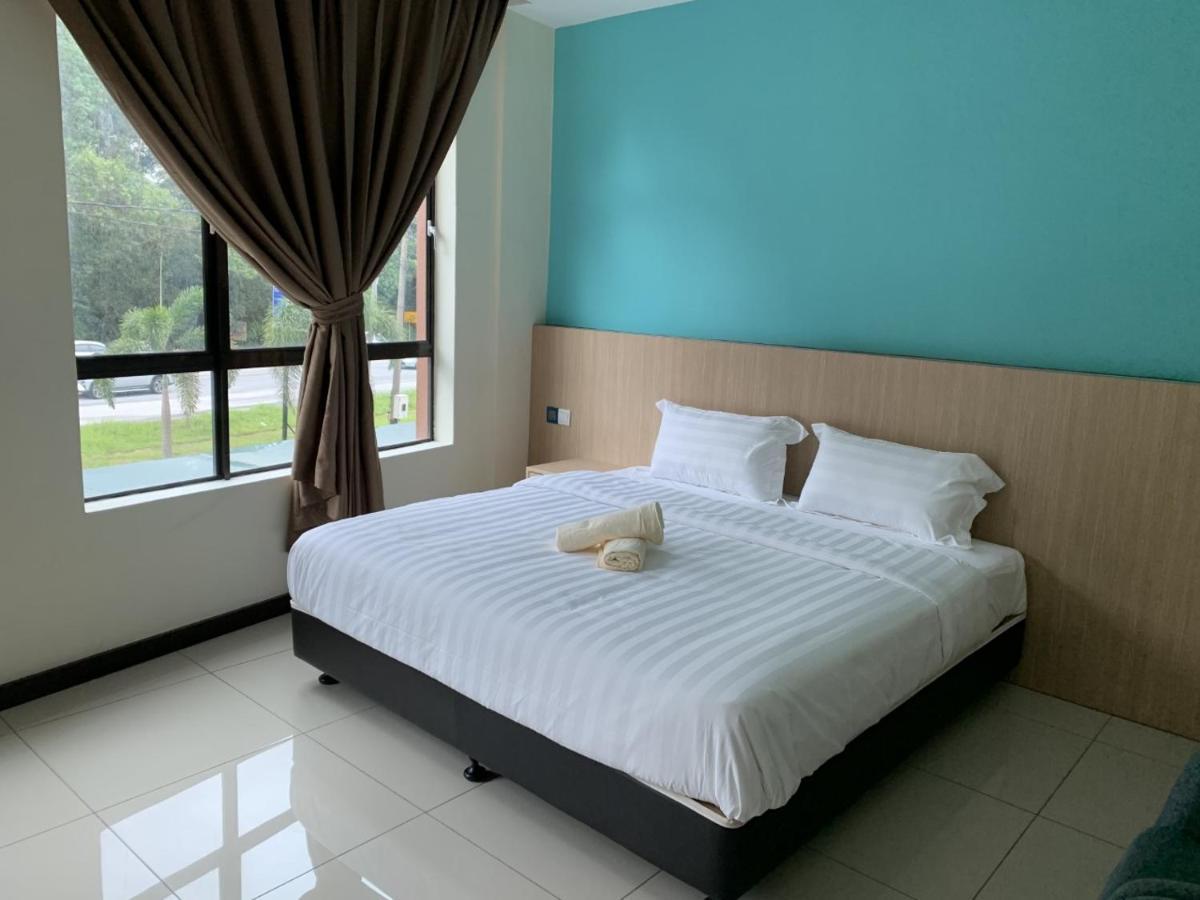 M Quality Hotel Гуа-Мусанг Экстерьер фото
