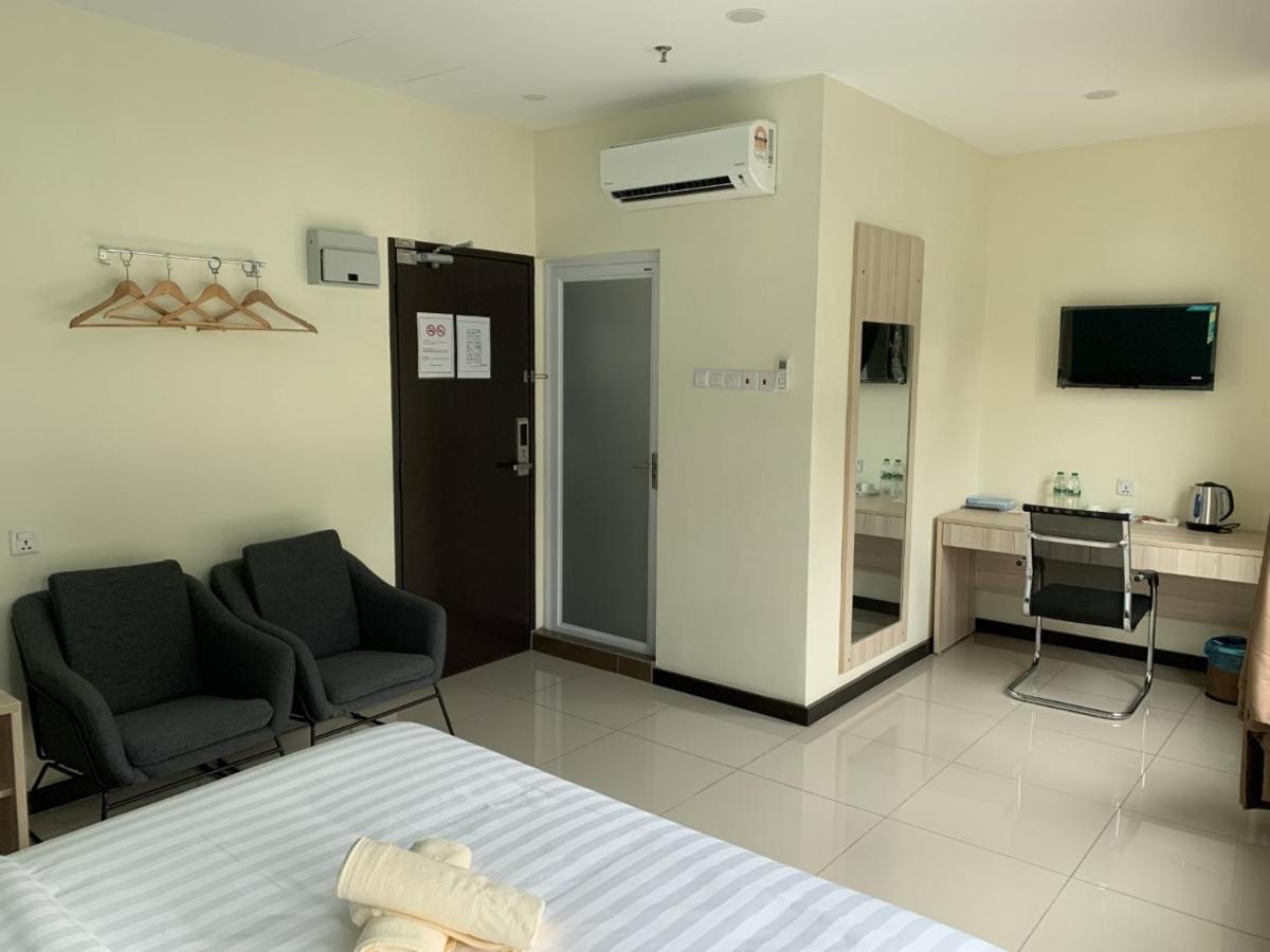 M Quality Hotel Гуа-Мусанг Экстерьер фото