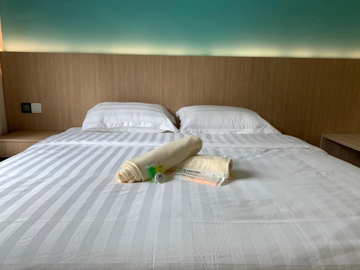 M Quality Hotel Гуа-Мусанг Экстерьер фото