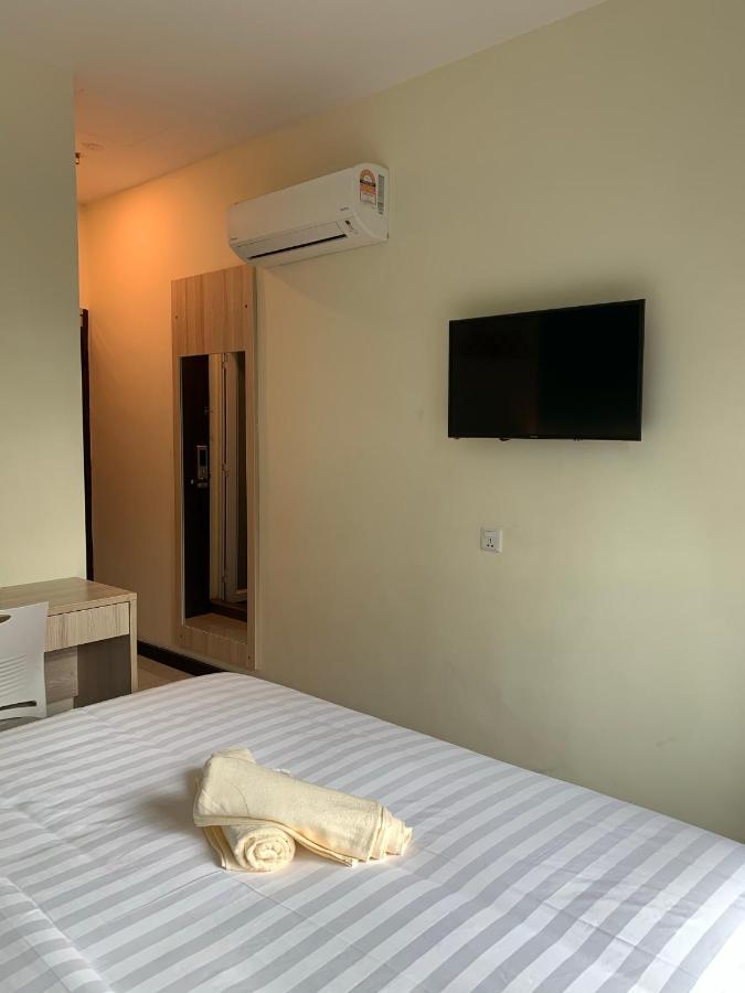 M Quality Hotel Гуа-Мусанг Экстерьер фото