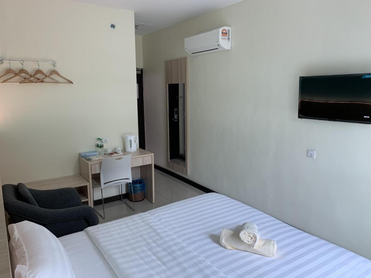M Quality Hotel Гуа-Мусанг Экстерьер фото