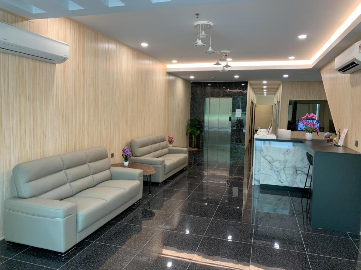 M Quality Hotel Гуа-Мусанг Экстерьер фото