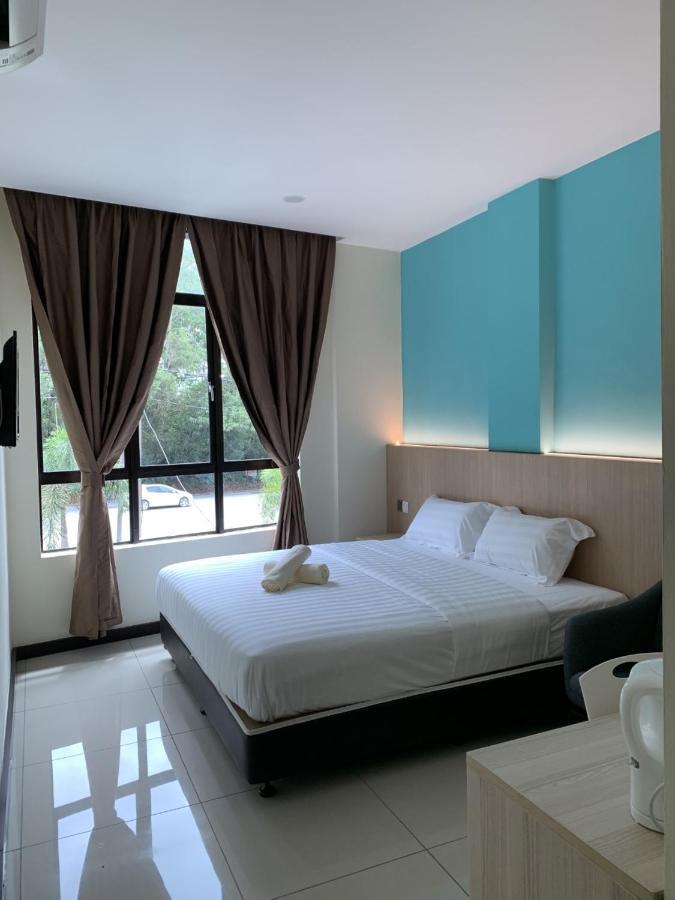 M Quality Hotel Гуа-Мусанг Экстерьер фото